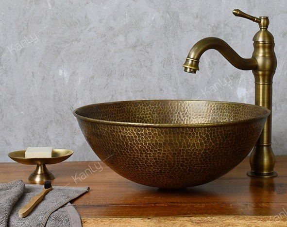 Hình ảnh thực tế chậu rửa mặt đồng thau Kanly RSC202V đặt bàn