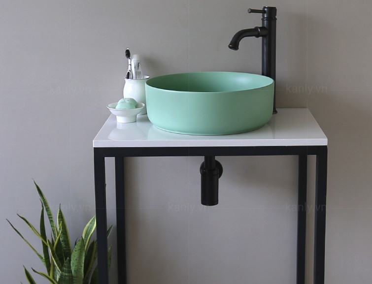 Hình ảnh thực tế lavabo rửa mặt Kanly đặt bàn SU526