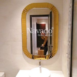 Gương decor phòng tắm khung gương vàng