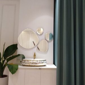 Gương ghép decor phòng tắm