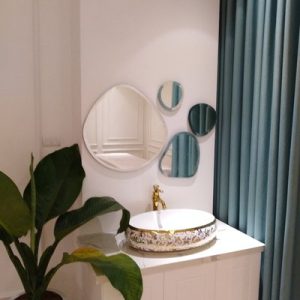 Gương ghép decor phòng tắm