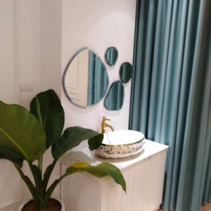 Gương ghép decor phòng tắm