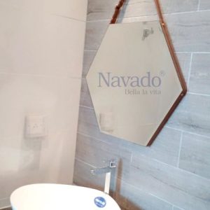 Gương nhà tắm lục giác treo dây da D50