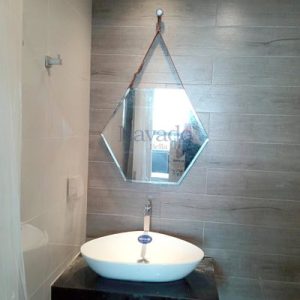 Gương nhà tắm lục giác treo dây da D50