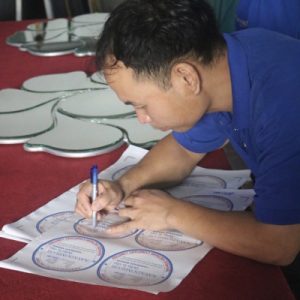 Gương nhà tắm mài vát bo góc mẫu NAV102B