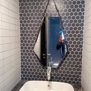 Gương phòng tắm treo dây da Diamond