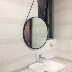 Gương phòng tắm treo dây xích 60cm