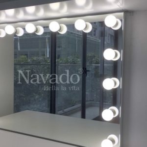 Gương thiết bị vệ sinh có đèn led 60x 80cm