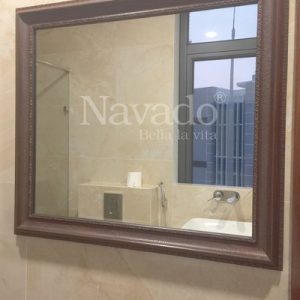 Gương treo phòng tắm khung gỗ