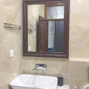 Gương treo phòng tắm khung gỗ