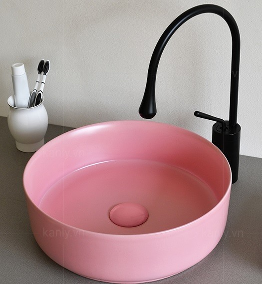 Hình ảnh thực tế lavabo rửa mặt Kanly đặt bàn SU520