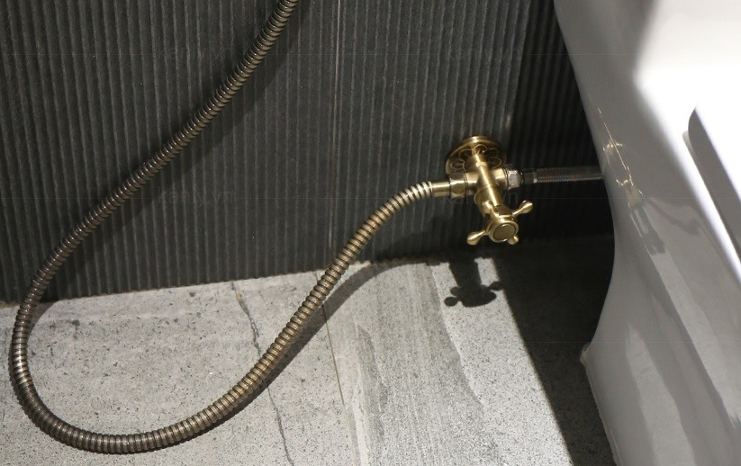 Hình ảnh thực tế van T chia nước Kanly GCV 12