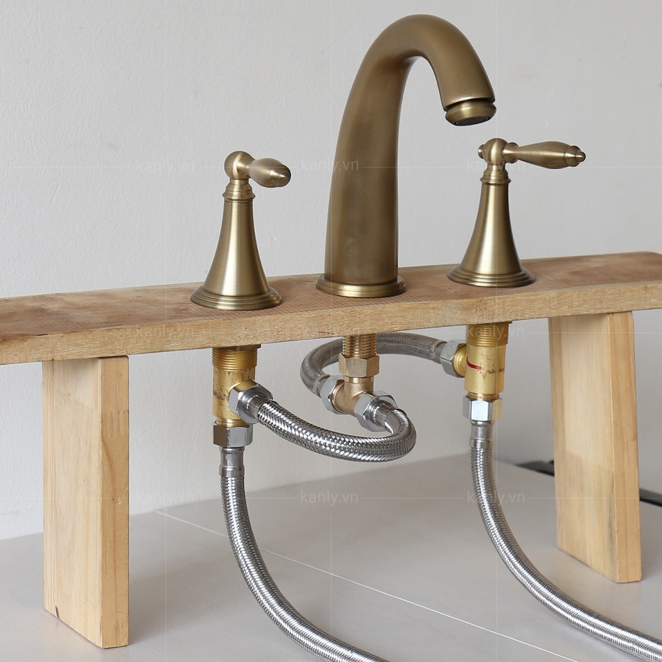 Hình ảnh thực tế vòi chậu rửa Kanly đồng thau GCB 02