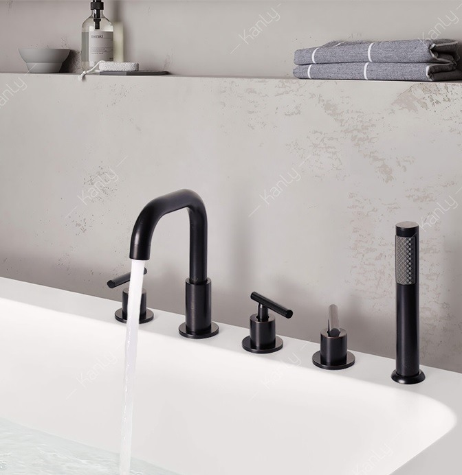 Hình ảnh thực tế vòi chậu rửa Kanly đồng thau GCB 09B