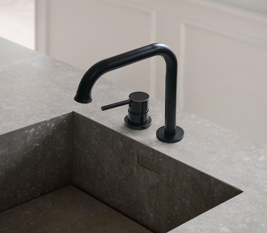 Hình ảnh thực tế vòi chậu rửa âm bàn Kanly đồng thau GCC 40B 